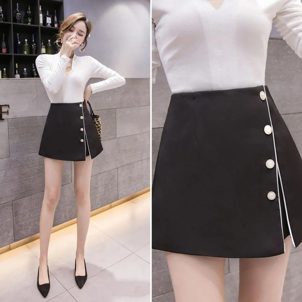Asymmetrical A-Line Skorts with Button Detailing: A Stylish and Versatile Option for Any Occasion