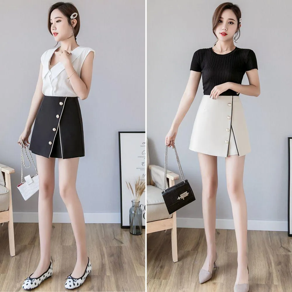 Asymmetrical A-Line Skorts with Button Detailing: A Stylish and Versatile Option for Any Occasion