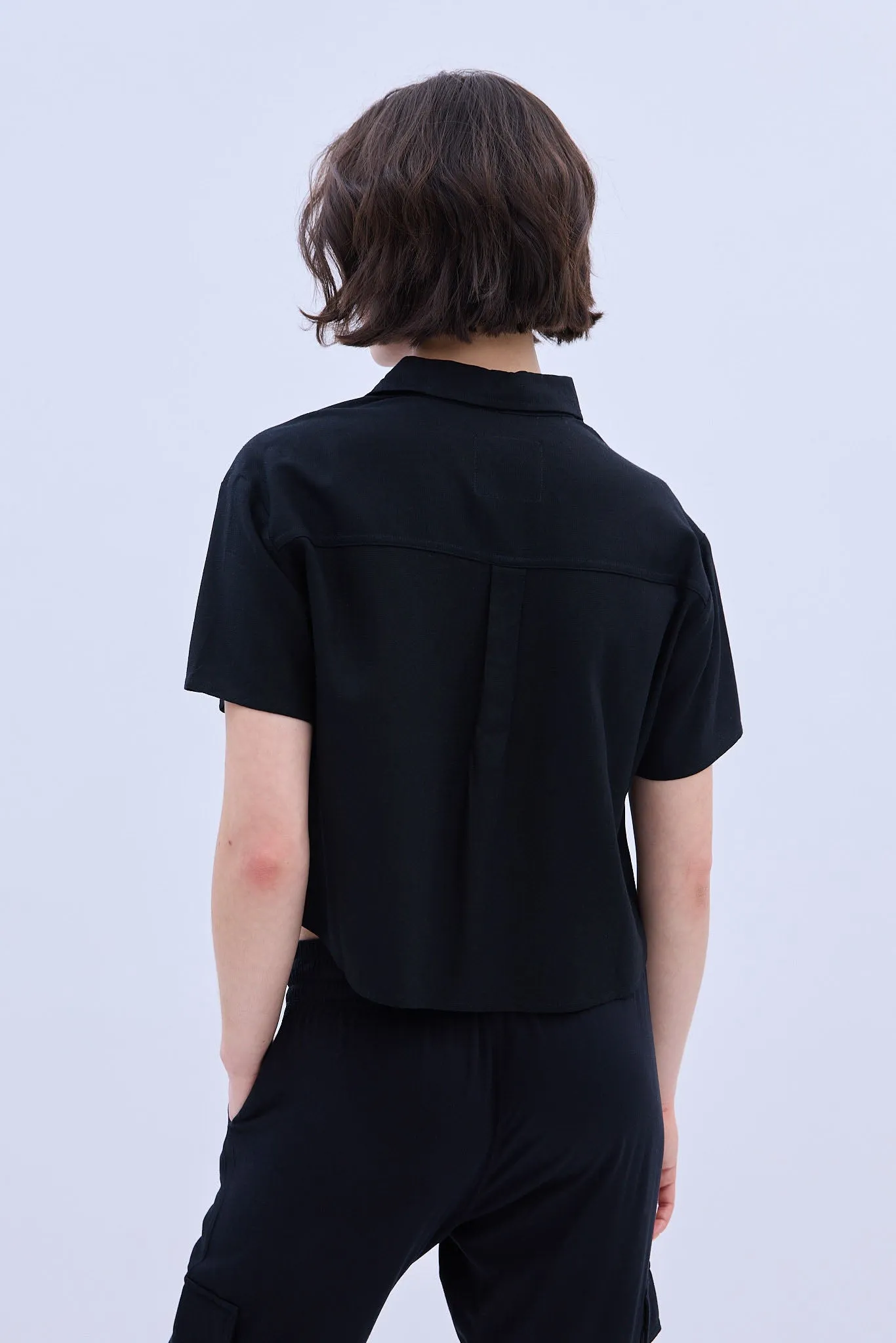 Linen-Blend Cropped Short Sleeve Shirt