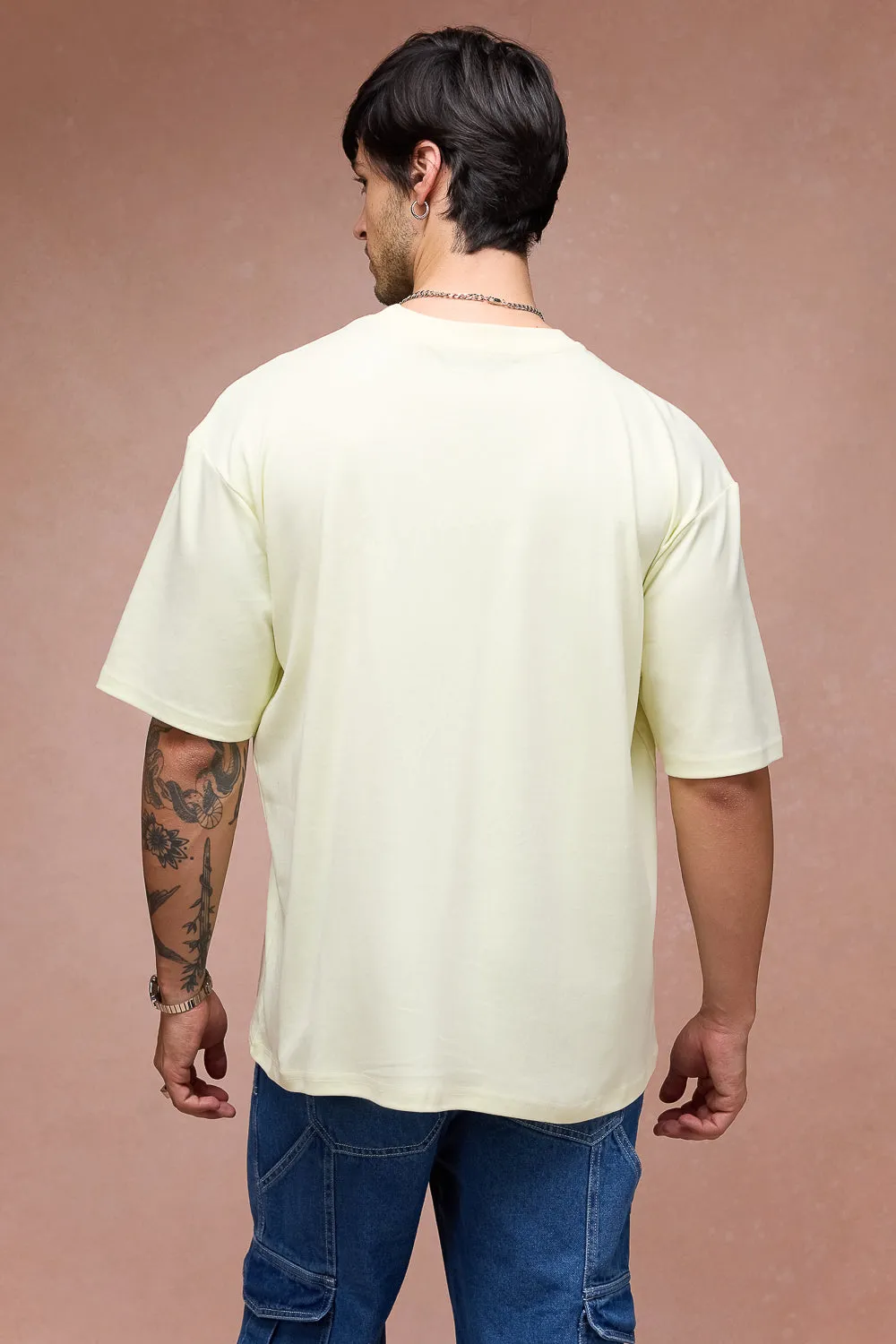 Men's Two Cats Behind Me Yellow T-Shirt