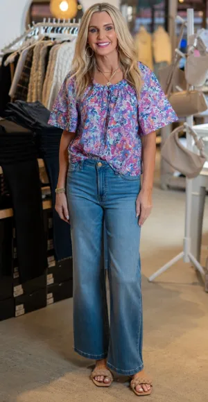 SHORT SLEEVE FLORAL RAGLAN TOP - LIGHT BLUE/PLUM