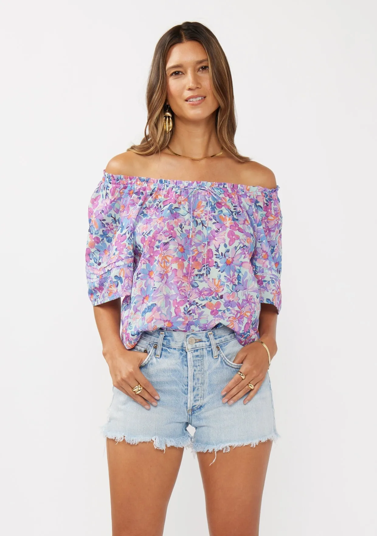 SHORT SLEEVE FLORAL RAGLAN TOP - LIGHT BLUE/PLUM