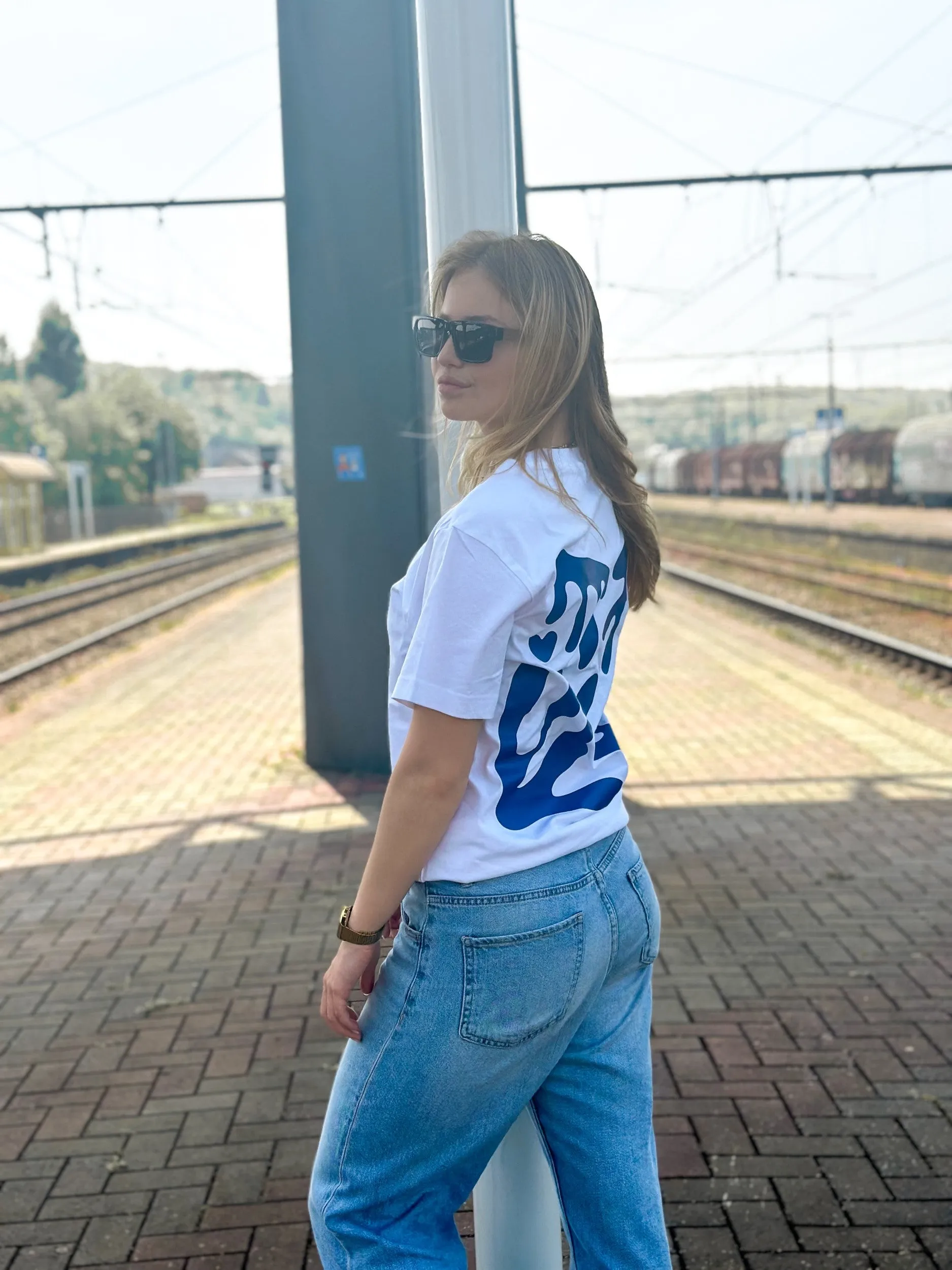 White T / Arty Blue Front Back Women