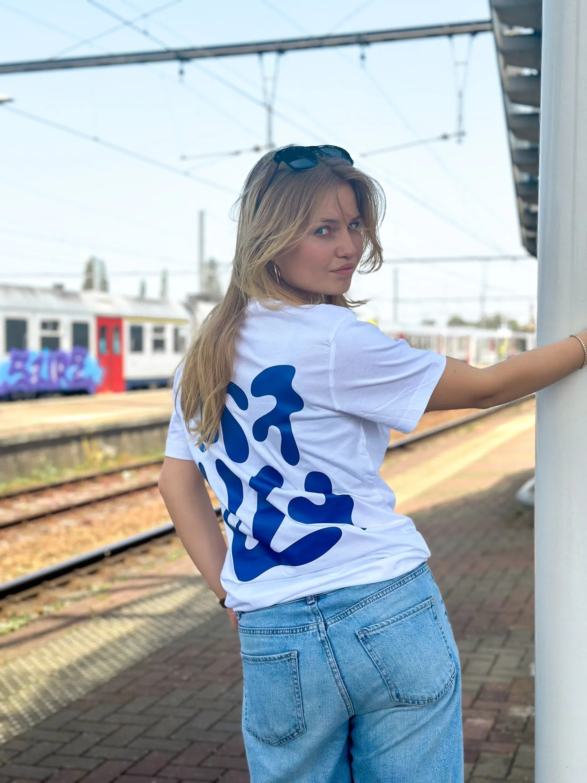 White T / Arty Blue Front Back Women